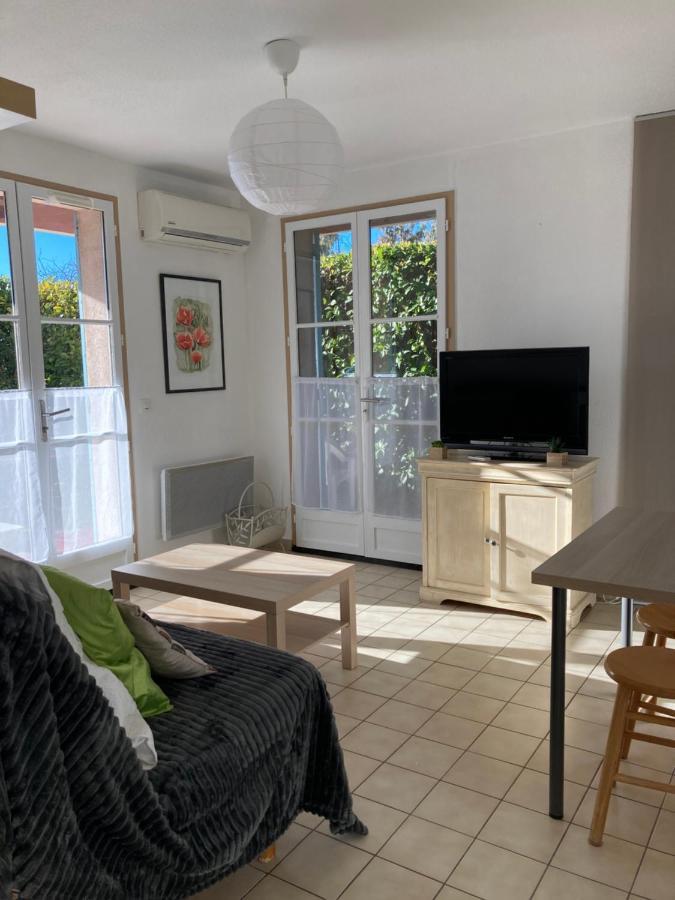 T2 Classe 2* Calme Au Coeur Du Village Provencale Греу-ле-Бэн Экстерьер фото