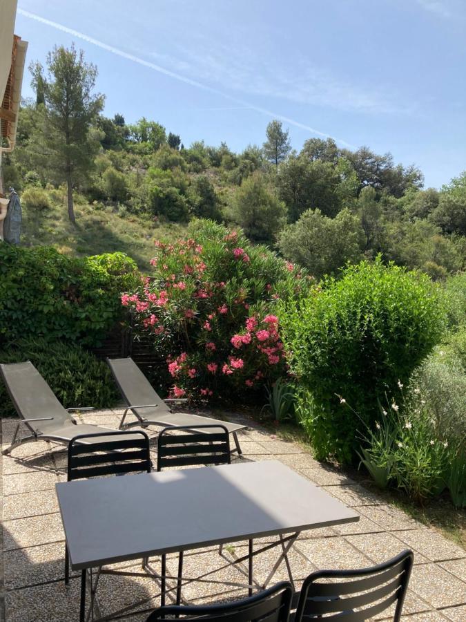 T2 Classe 2* Calme Au Coeur Du Village Provencale Греу-ле-Бэн Экстерьер фото